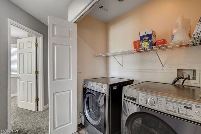 10202 Deep Glen Street, Las Vegas, NV 89178