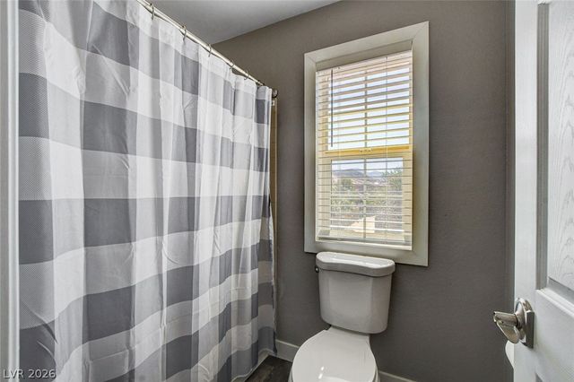 10202 Deep Glen Street, Las Vegas, NV 89178