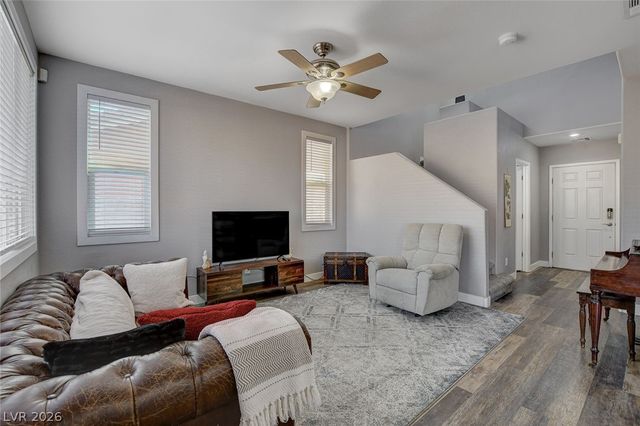 10202 Deep Glen Street, Las Vegas, NV 89178