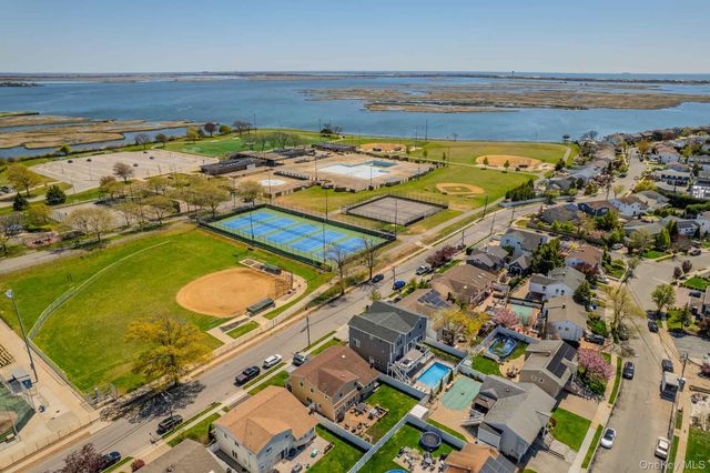 3810 Greentree Drive, Oceanside, NY 11572