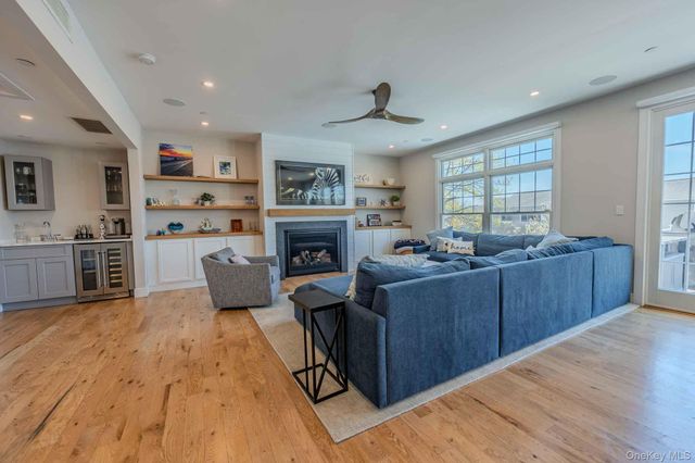 3810 Greentree Drive, Oceanside, NY 11572