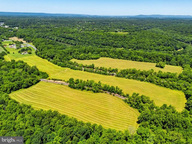16318 CANAL RD, Sharpsburg, MD 21782