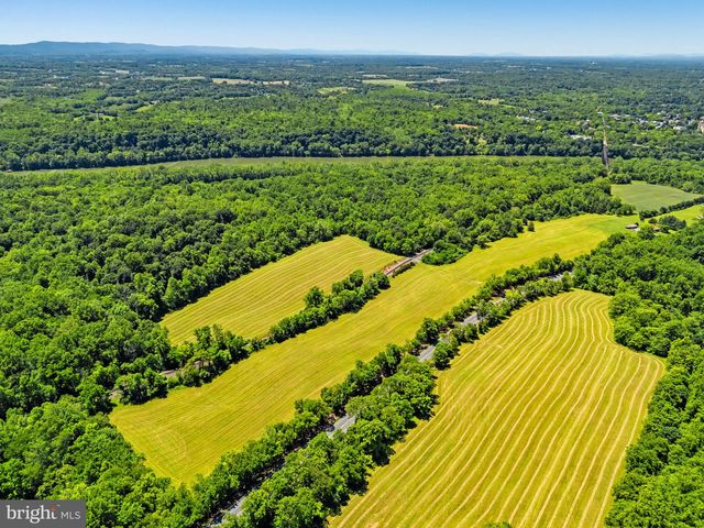 16318 CANAL RD, Sharpsburg, MD 21782