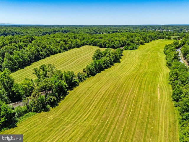 16318 CANAL RD, Sharpsburg, MD 21782