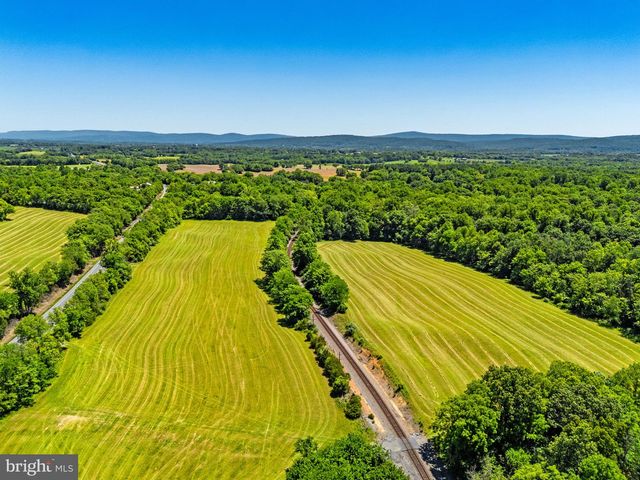 16318 CANAL RD, Sharpsburg, MD 21782