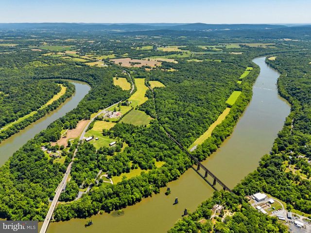 16318 CANAL RD, Sharpsburg, MD 21782