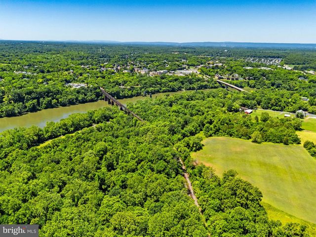 16318 CANAL RD, Sharpsburg, MD 21782