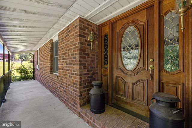 16318 CANAL RD, Sharpsburg, MD 21782
