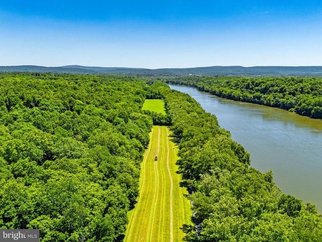 16318 CANAL RD, Sharpsburg, MD 21782