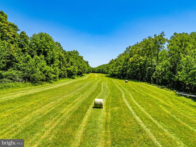 16318 CANAL RD, Sharpsburg, MD 21782