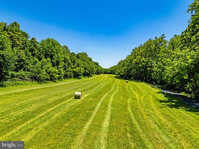 16318 CANAL RD, Sharpsburg, MD 21782