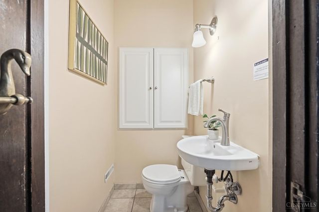 567 Howell Avenue, Cincinnati, OH 45220