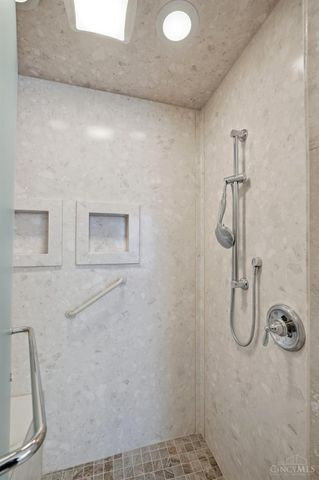 567 Howell Avenue, Cincinnati, OH 45220