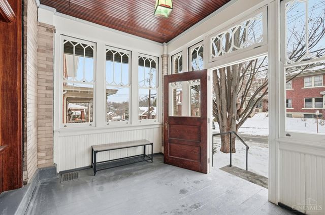 567 Howell Avenue, Cincinnati, OH 45220