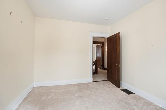 567 Howell Avenue, Cincinnati, OH 45220