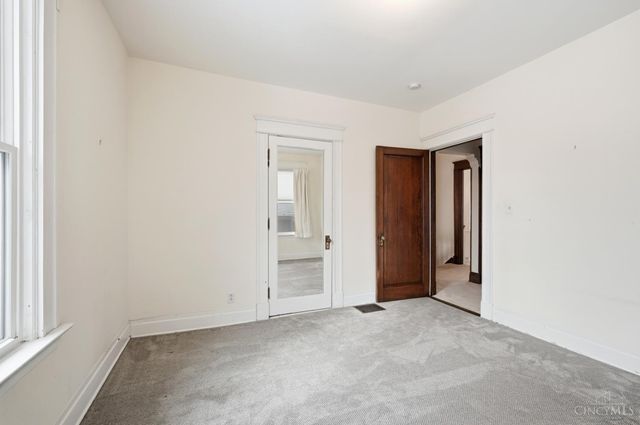 567 Howell Avenue, Cincinnati, OH 45220