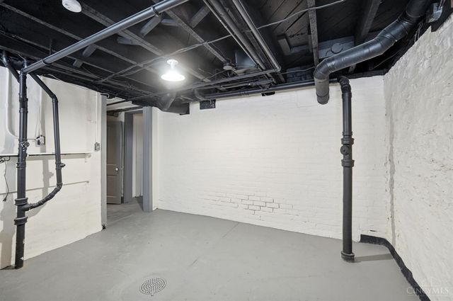 567 Howell Avenue, Cincinnati, OH 45220