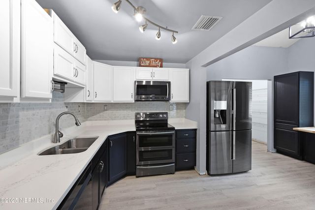 2475 WHITE HORSE Road W, Jacksonville, FL 32246