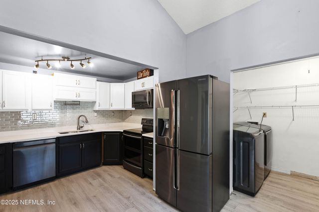 2475 WHITE HORSE Road W, Jacksonville, FL 32246