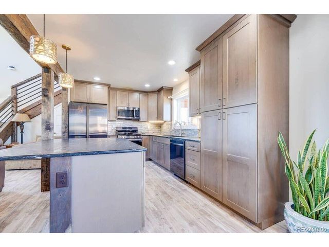 102 Yucca Ln, Westcliffe, CO 81252