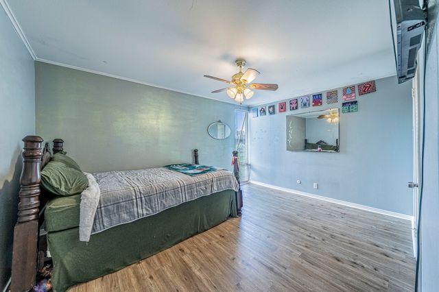 558 E Avenue J B, Grand Prairie, TX 75050