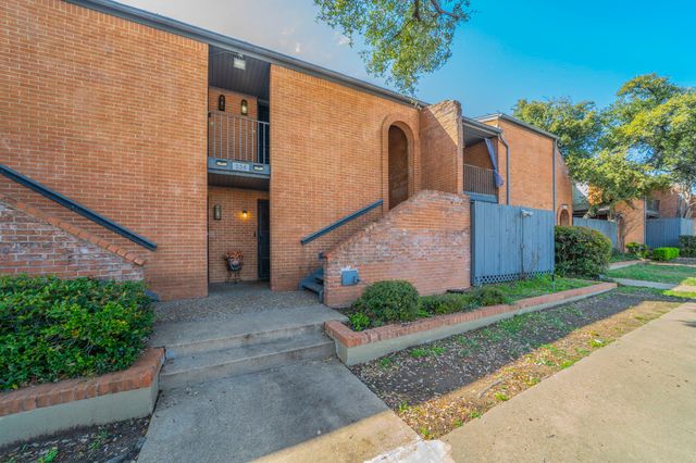 558 E Avenue J B, Grand Prairie, TX 75050