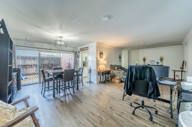 558 E Avenue J B, Grand Prairie, TX 75050