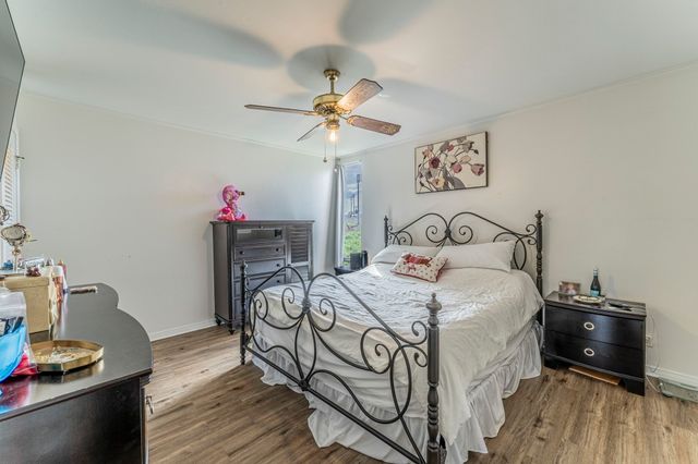 558 E Avenue J B, Grand Prairie, TX 75050