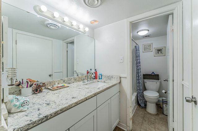 558 E Avenue J B, Grand Prairie, TX 75050