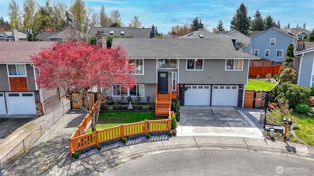 950 Anacortes Court NE, Renton, WA 98059