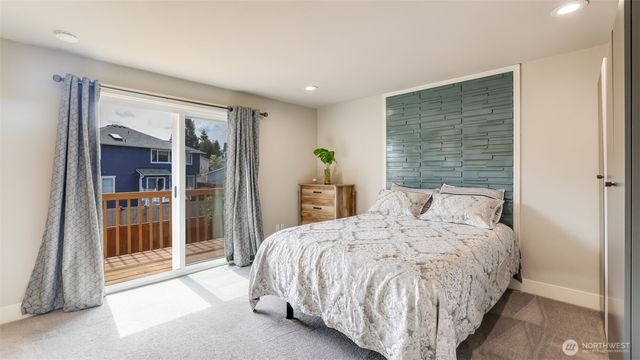 950 Anacortes Court NE, Renton, WA 98059