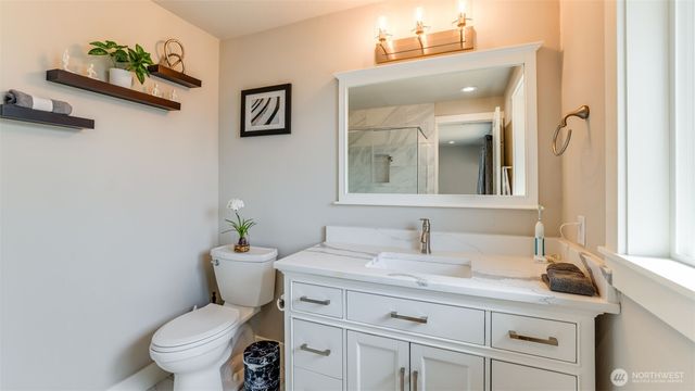 950 Anacortes Court NE, Renton, WA 98059