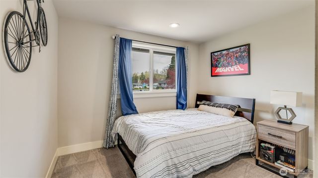 950 Anacortes Court NE, Renton, WA 98059