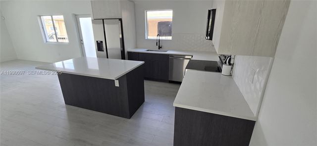 6821 NW 6th Ct 0, Miami, FL 33150