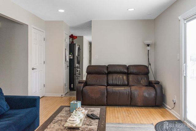 22 Ginger Drive, Edison, NJ 08837