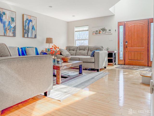 22 Ginger Drive, Edison, NJ 08837