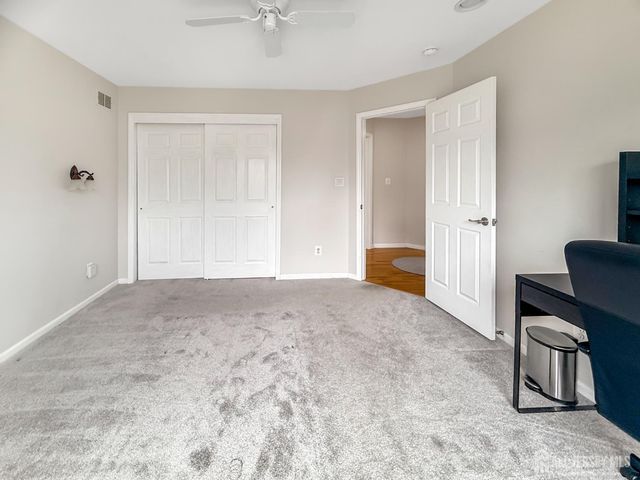 22 Ginger Drive, Edison, NJ 08837