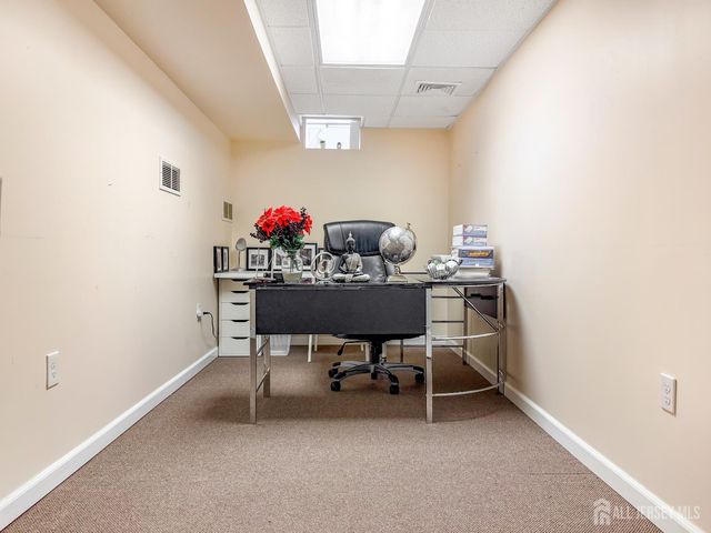 22 Ginger Drive, Edison, NJ 08837