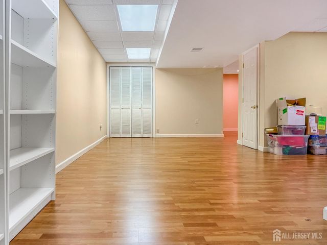 22 Ginger Drive, Edison, NJ 08837