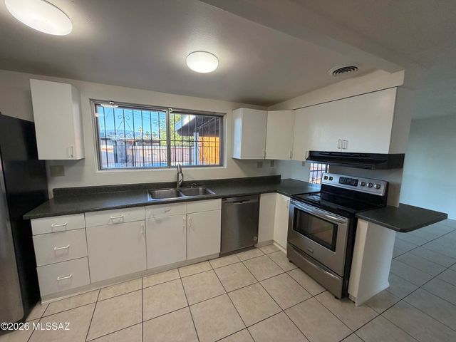 8175 E 20th Street, Tucson, AZ 85710