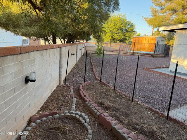 8175 E 20th Street, Tucson, AZ 85710