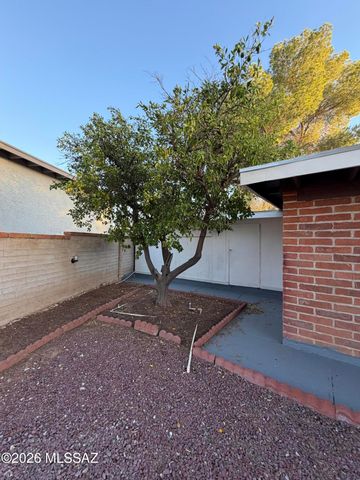 8175 E 20th Street, Tucson, AZ 85710