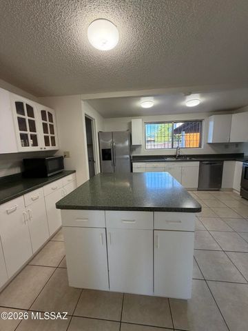 8175 E 20th Street, Tucson, AZ 85710