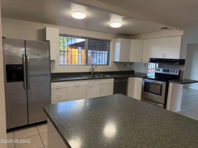 8175 E 20th Street, Tucson, AZ 85710