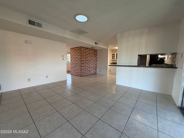 8175 E 20th Street, Tucson, AZ 85710