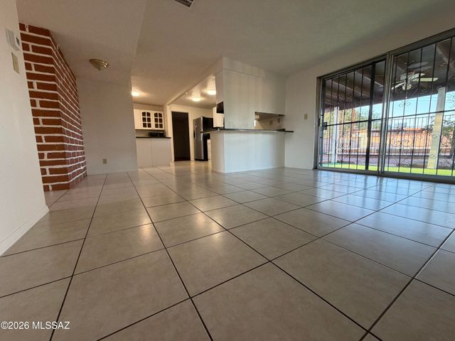 8175 E 20th Street, Tucson, AZ 85710