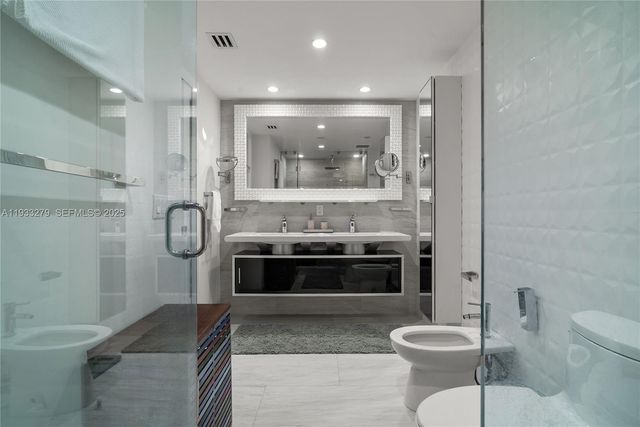 5055 Collins Ave 11C, Miami Beach, FL 33140