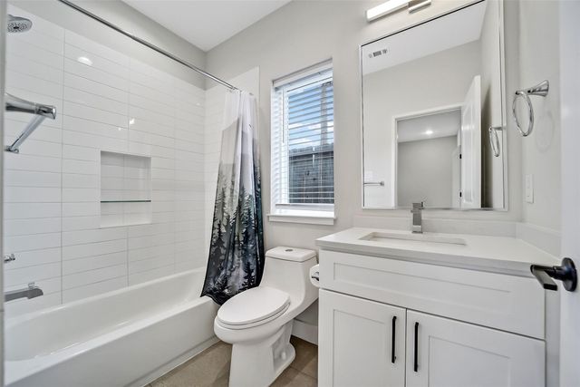 2206 Lou Ellen Lane C, Houston, TX 77018