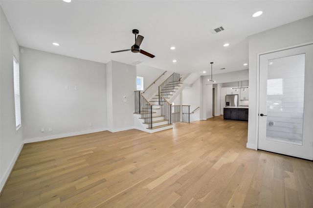 2206 Lou Ellen Lane C, Houston, TX 77018