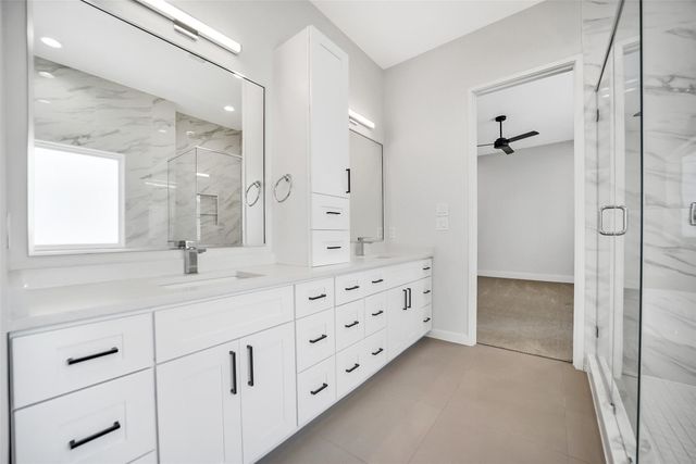 2206 Lou Ellen Lane C, Houston, TX 77018